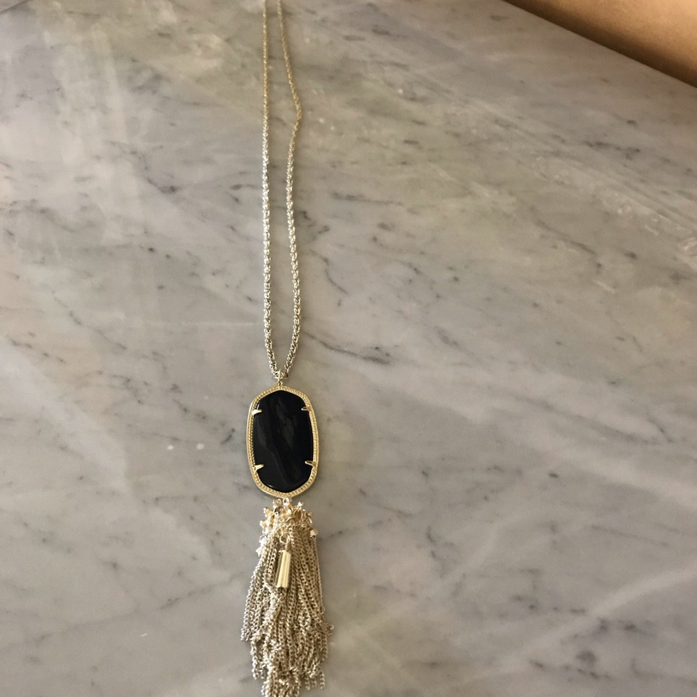 Kendra Scott necklace